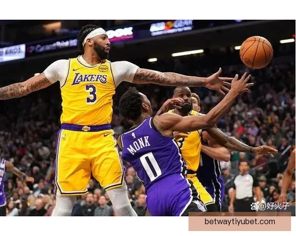 雷迪克连续两季带领湖人赢得50胜成队史第二人并跻身历史前五